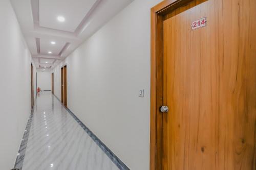 Gandhinagar Hotel | Hotel O Raj Villa