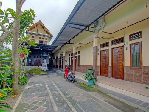 Kalimantan Hotel | Hotel O Wisma Aluh AmbakNearPantai batu lima Asbullah tmbngn
