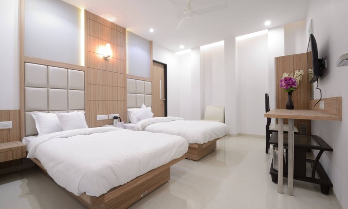 Ahmedabad City Centre Hotel | Hotel One up