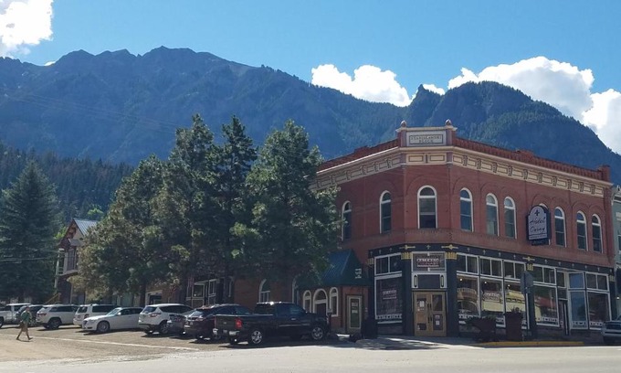 Ouray Hotel | Hotel Ouray - for 12 years old and over