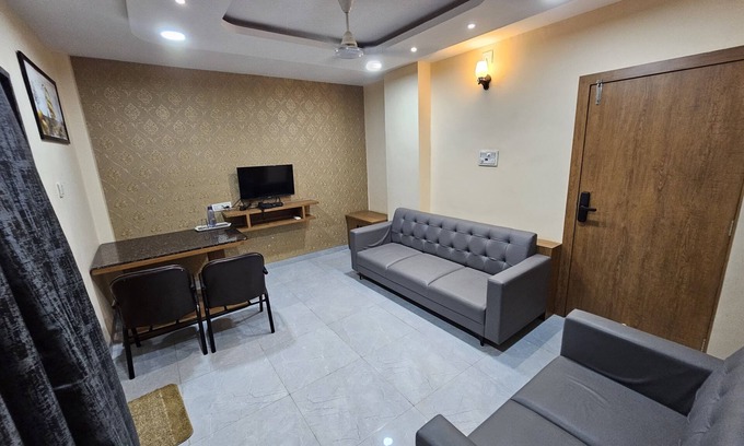 Gandhidham Hotel | Hotel Paradise inn