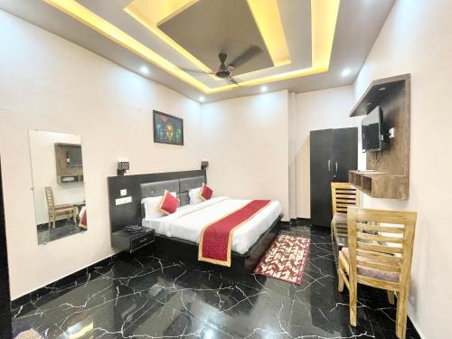 Varanasi Hotel | Hotel PSR Prem-Shobha Residency ! Varanasi fully-Air-Conditioned hotel at prime location with off site Parking availability, near Kashi Vishwanath Temple, and Ganga ghat - 2