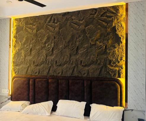 Mathura Hotel | Hotel Radha Madhavam Luxurious Boutique Stay