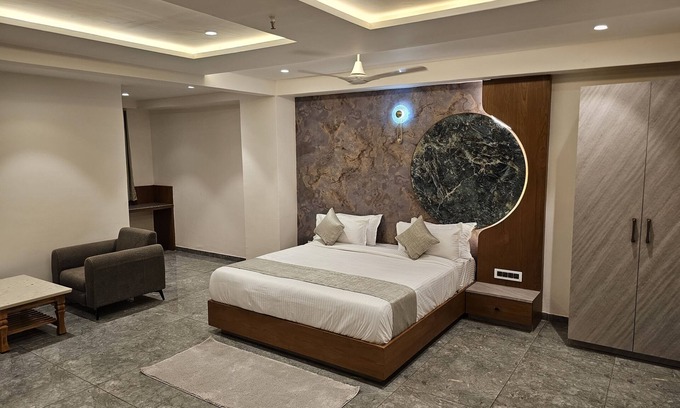Ahmedabad Hotel | Hotel Rd's