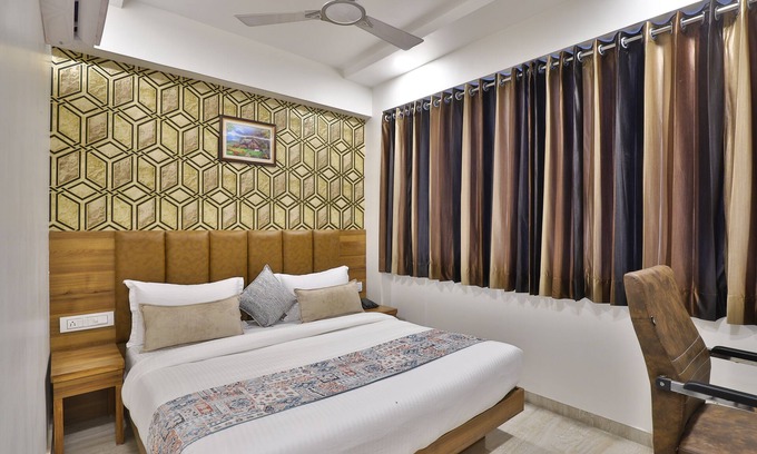 Ahmedabad Hotel | Hotel Red Rose Guest House