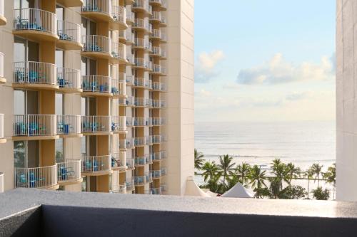 Waikiki Hotel | Hotel Renew