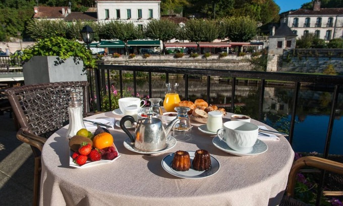 Brantome-en-Perigord Hotel | Hotel Restaurant Charbonnel
