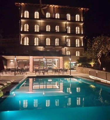Torri del Benaco Hotel | Hotel Ristorante Al Caminetto WorldHotels Crafted Adults Only