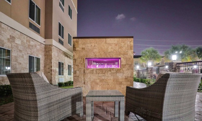 Chinatown Apartment | Hotel Room with Kitchen and FREE parking