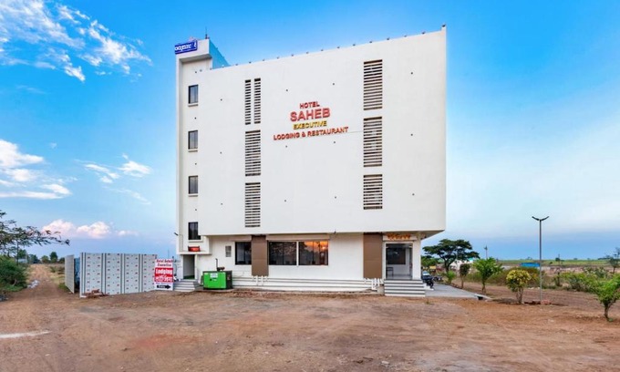 Kolhapur Hotel | Hotel Saheb