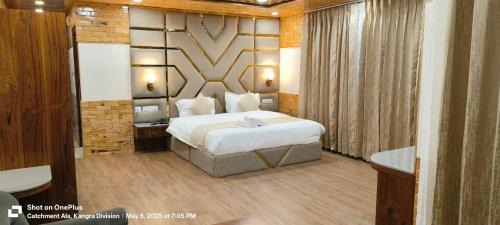 Jalandhar Hotel | Hotel Satnam Grand Dalhousie ! Main Highway Hotel ! Balcony Rooms ! Parking Space ! Mountain View