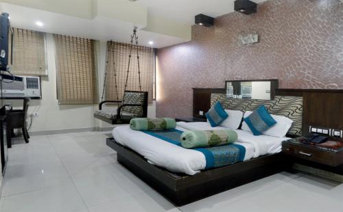 Paharganj Hotel | Hotel Shivdev International at New Delhi Railway Station