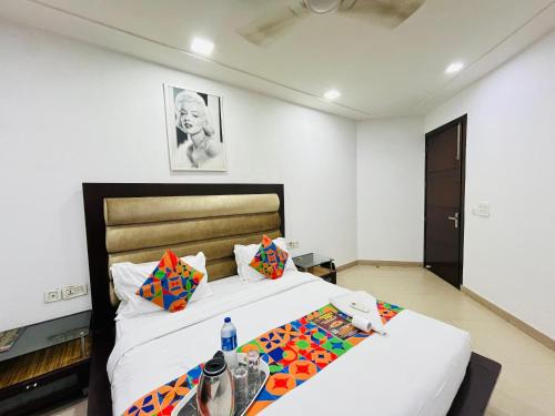 Malviya Nagar Bed & Breakfast | Hotel Smart Stay -Malviya Nagar Metro