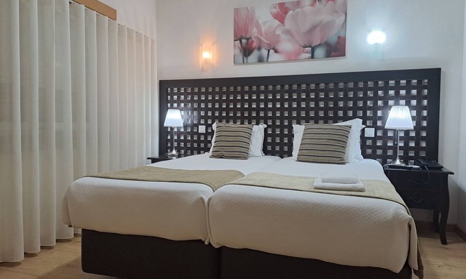 Serta Bed & Breakfast | Hotel Square
