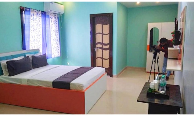 Kolkata Hotel | HOTEL SUPERIOR DREAMZ HEAVEN Near Temple