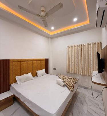 Ujjain Hotel | Hotel Tathaastu Palace