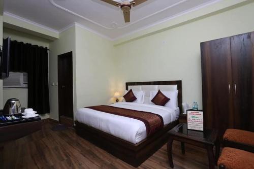 Ayodhya Hotel | Hotel The Vertus Grand A unit of Ramaansh Hotels & Resorts - 650 Meters from Ram Mandir Ayodhya
