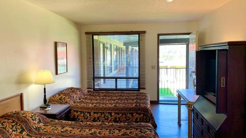 Logan Lake Hotel | Hotel viewmont