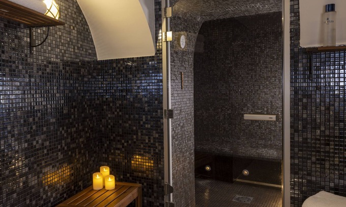 Saint-Vincent-de-Paul Hotel | Hotel Whistler