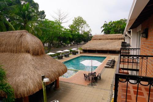 Caucasia Hotel | Hotel y Restaurante Mesón del Gitano