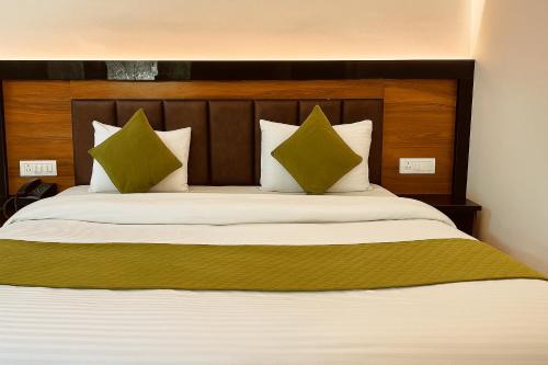 Mahipalpur Bed & Breakfast | Hotel Yash Regency by JMD Group