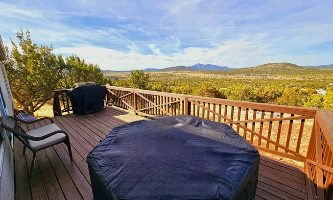 Williams House | HotTub/GameRoom/2Kingbeds/CoffeeBar/Firepit. 60 Min to Grand Canyon