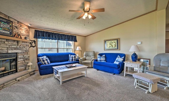 Houghton Lake House | Houghton Lake Family Getaway with Fire Pit!