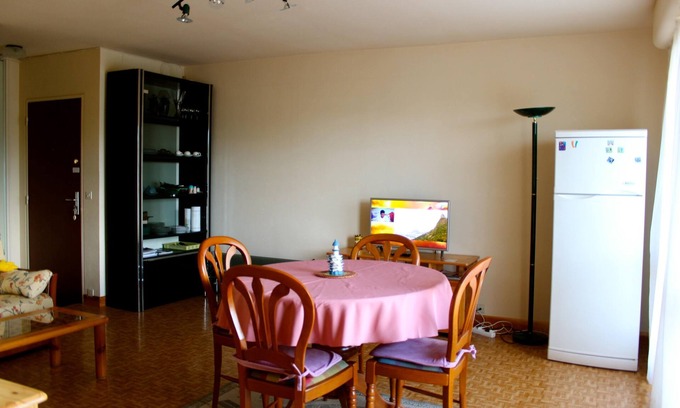 Houlgate Apartment | Houlgate, lovely 3-bedroom apartment, 55M², 300m from the sea and town center.
