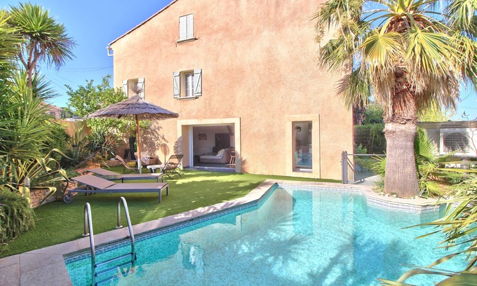 Cuers House | House 4 bedrooms-8 persons-large living room-2 bathrooms-garden and private pool