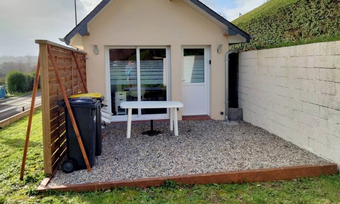 Martin-Eglise House | House between land and sea