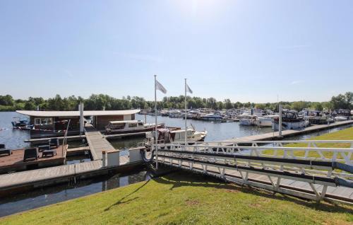 Heugum Boat Rental | House Boat Antigua