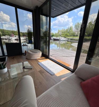 Deulemont Boat Rental | House Boat logement insolite