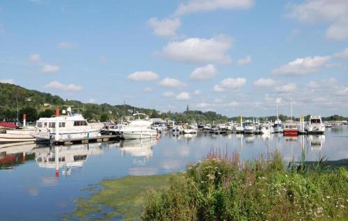 Heugum Boat Rental | House Boat Mustique
