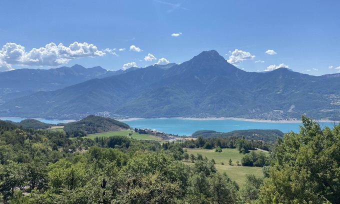 Saint-Apollinaire Ski Chalet | House/Chalet near the forest. cycling, walking, relaxing