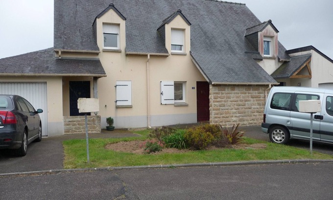 Fouesnant House | HOUSE CLOSE TO THE SEA, SHOPS, POOL