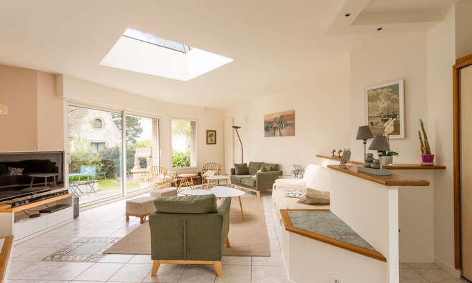 Auray House | House-Comfort-Private Bathroom-Garden view