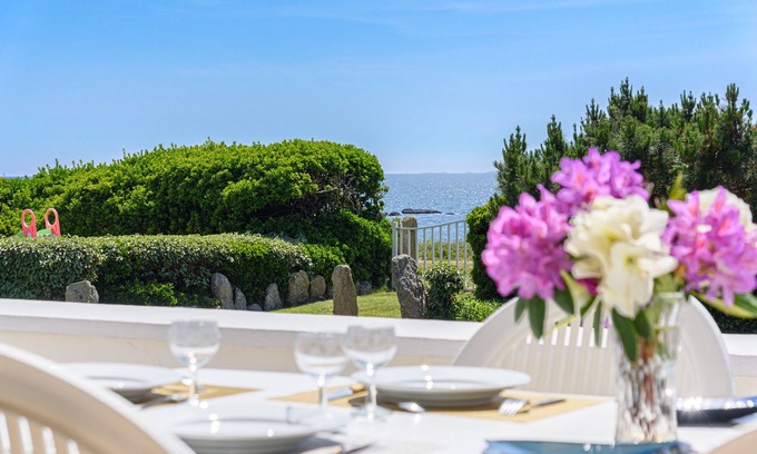 Tregunc House | house direct access to the beach, quiet location exceptional view from the terrace