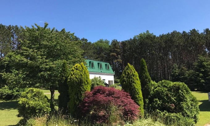 Ludington House | HOUSE ESTATE LOCATED ON 10 PRIVATE ACRES - NEAR BEACHES AND STATE PARK