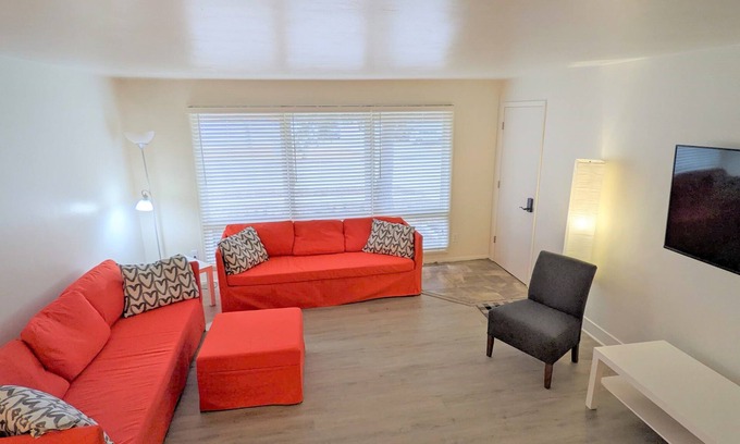 Green Bay House | House for rent near Lambeau Field - Lambeau Lofts LOWR