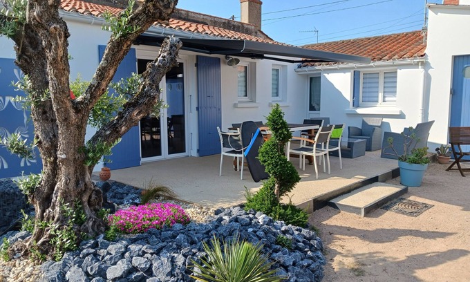 LʼAiguillon-sur-Mer House | House near the sea