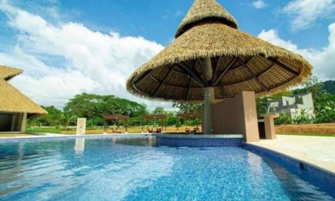 Cerro Plano Resort | House in resort Ciudad Del Mar one street from beach in Jacó. Multiple amenities