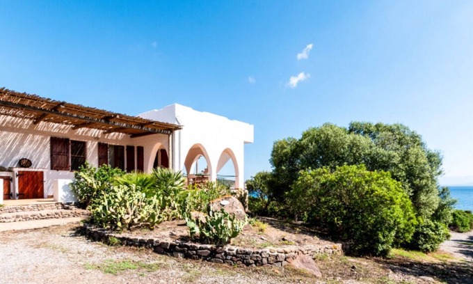 Sant'Antioco House | House in Sant'antioco with covered parking