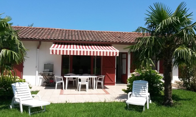 Ascain House | House in typical village between sea and mountain