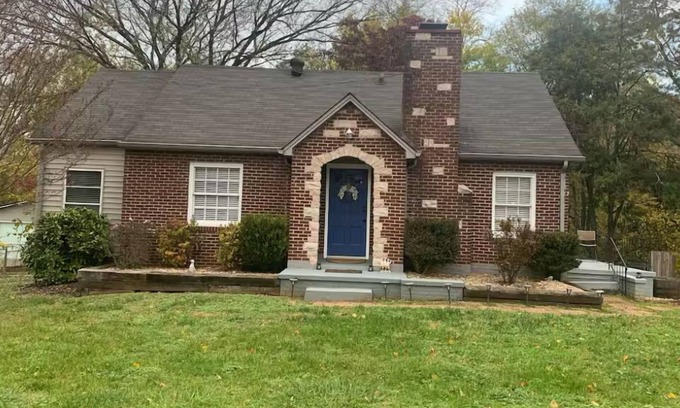 Knoxville House | House, Near Downtown with Fenced Back Yard!