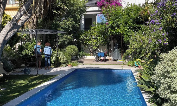 Bompard House | House near the beach with a garden, a roof top and a large swimming pool