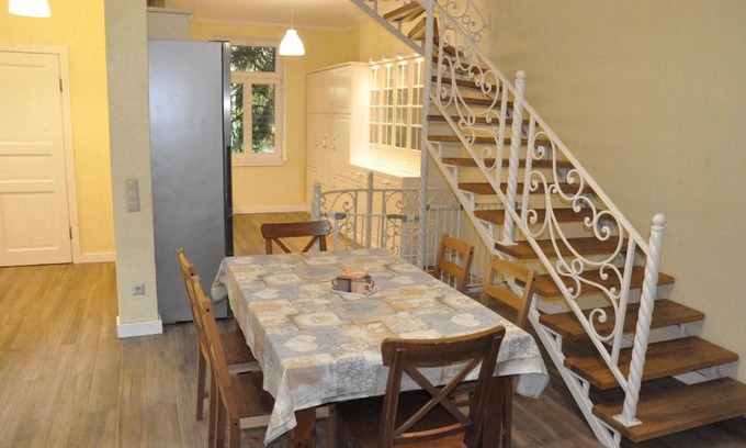 Hutteldorf House | House near to Schönbrunn - Free Parking - 24-7 Check in - 8 Person