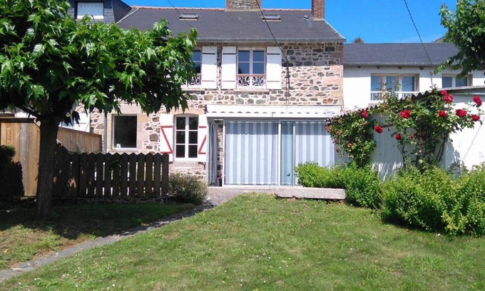 Pleneuf-Val-Andre House | HOUSE OF CHARACTER quiet near the port of Dahouët