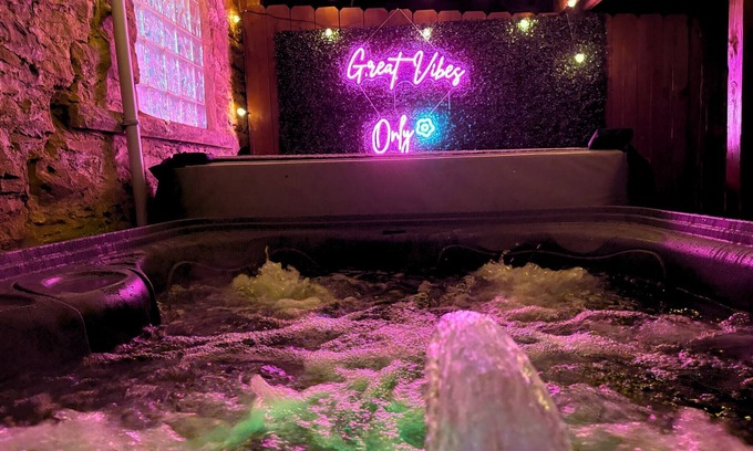 Marshall-Shadeland Apartment | House of Fun - Large Family Home W/HotTub & Games