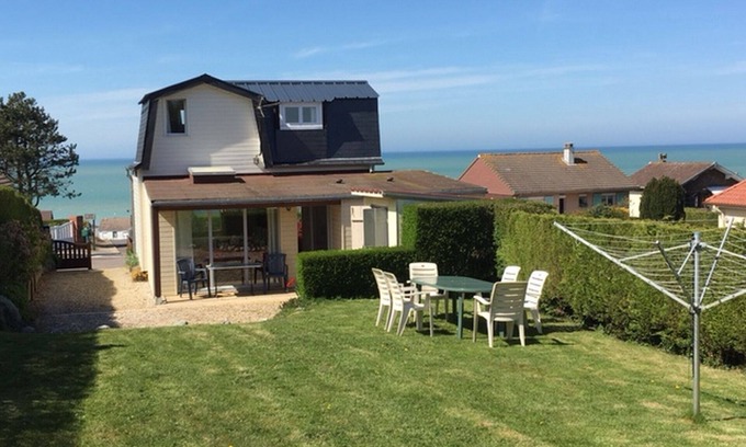 Quiberville House | House on fenced land, sea view, pets allowed.