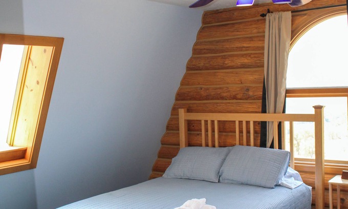 Kernville House | House on the Hill/5 bedrooms/overlooks all of Kernville